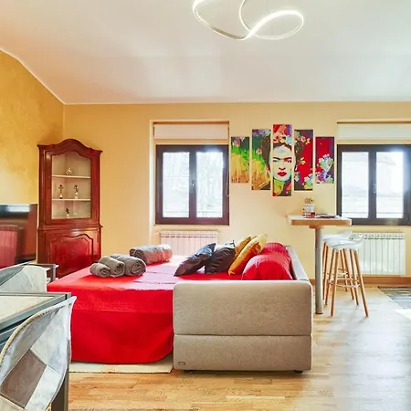 Frida Nuovo Luminoso Con Vista Aperta E Parcheggio Economico Vicino Apartamento *
