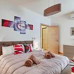 Frida Nuovo Luminoso Con Vista Aperta E Parcheggio Economico Vicino 公寓 的里雅斯特