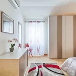 公寓 Frida Nuovo Luminoso Con Vista Aperta E Parcheggio Economico Vicino *