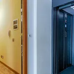 Frida Nuovo Luminoso Con Vista Aperta E Parcheggio Economico Vicino 的里雅斯特