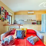 Frida Nuovo Luminoso Con Vista Aperta E Parcheggio Economico Vicino 公寓 的里雅斯特