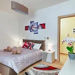 Frida Nuovo Luminoso Con Vista Aperta E Parcheggio Economico Vicino *